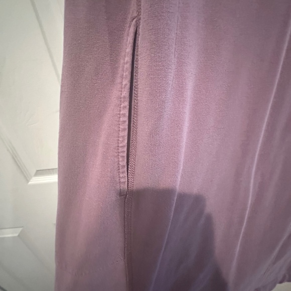 Athleta Pranayama Restore Wrap in Smoky Rose in XSP - Picture 5 of 9